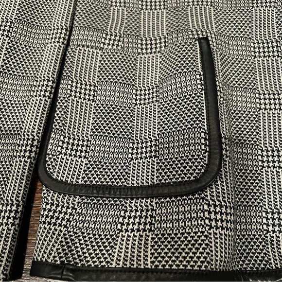 St John Knits Santana Houndstooth Plaid Suit Jacket Blazer Leather 8 - Picture 3 of 6